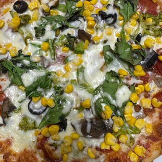 Supreme Carinis Pizza