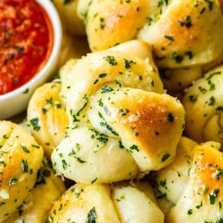 Garlic Knots (6)